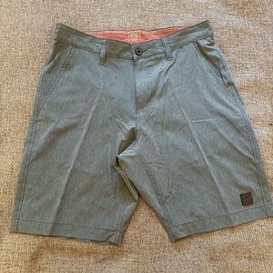 Vintage 1946 Men's Shorts ; size 32 new without tags